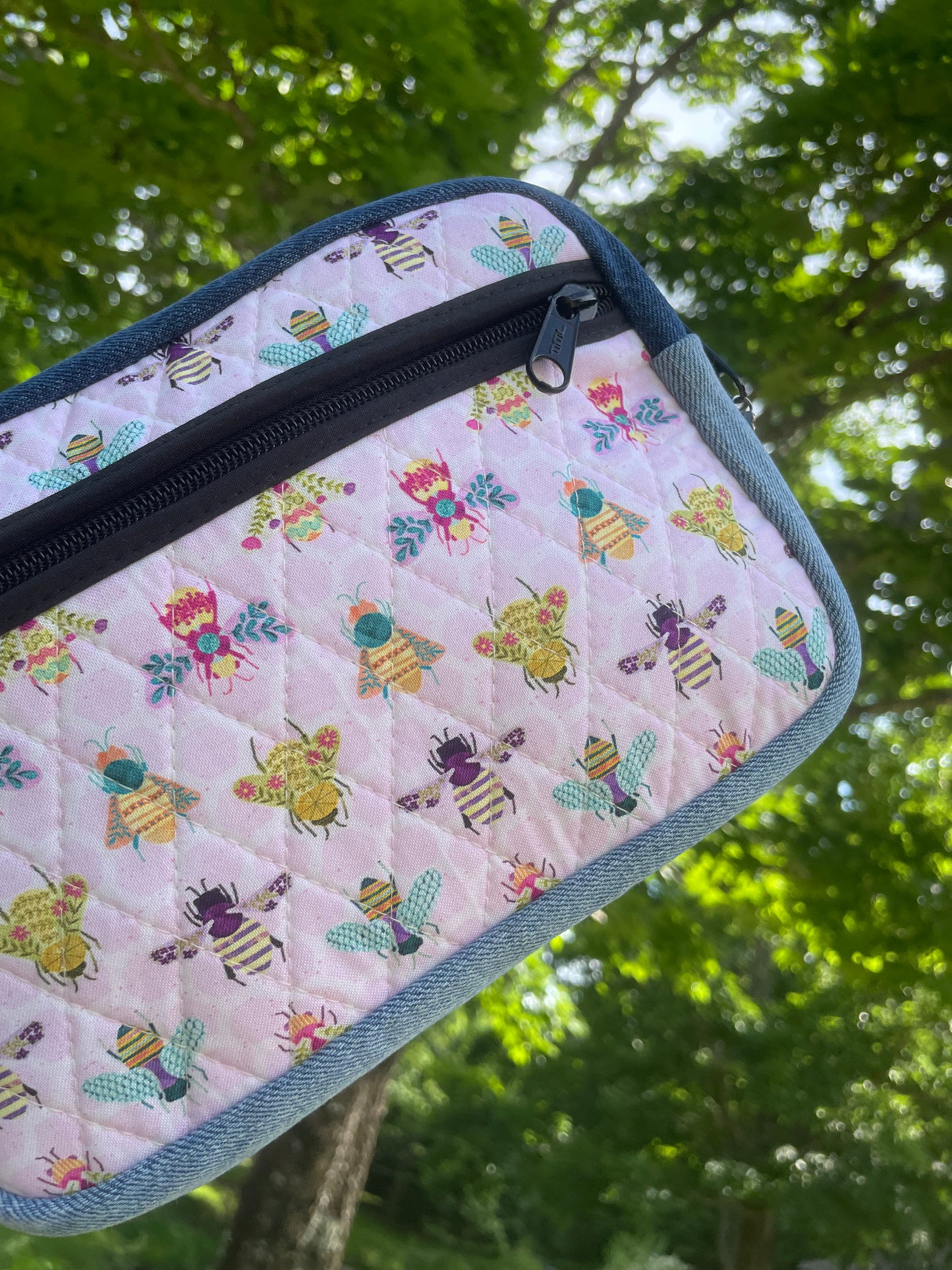 UPCYCLED BELT BAG - Queen Bees